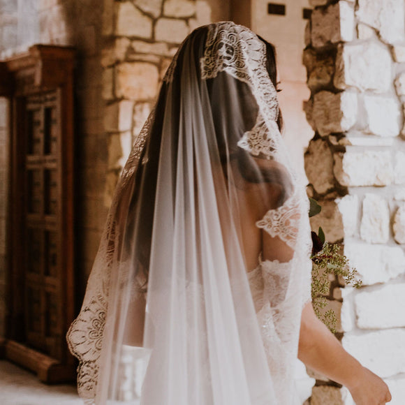Mantilla Lace Veil (#Tyana) | Dream Dresses by PMN Chapel